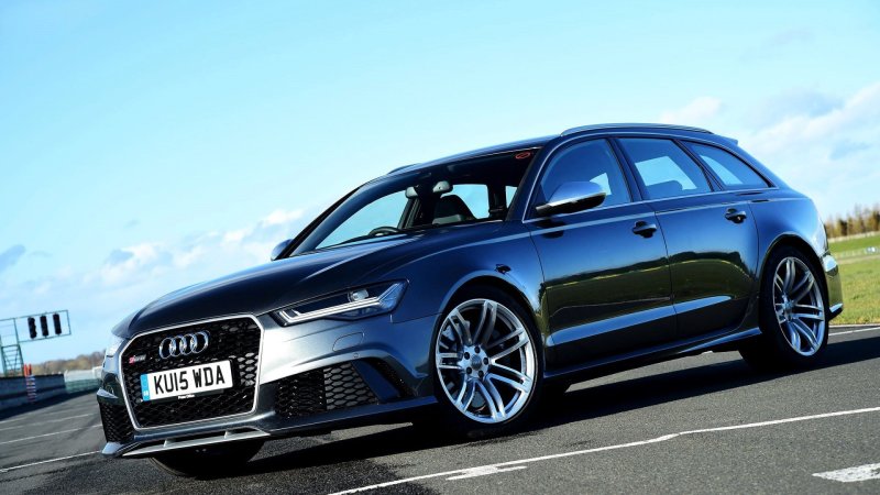 Ảnh Audi RS6 từ mọi góc độ 30