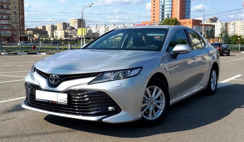 Ảnh chi tiết ngoại thất xe Toyota Camry 2.5Q 13