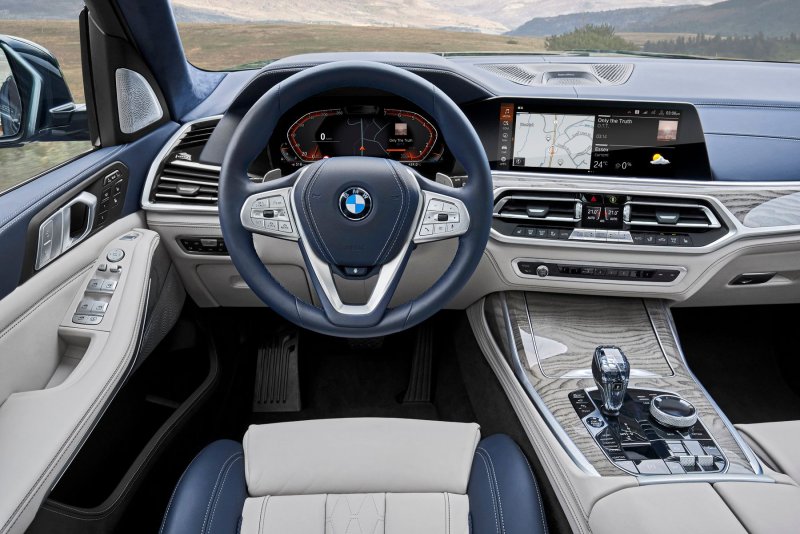 Ảnh chi tiết nội thất BMW X7 cao cấp 11