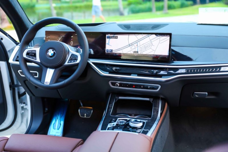 Ảnh chi tiết nội thất BMW X7 cao cấp 21