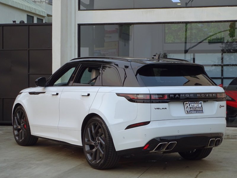 Ảnh chi tiết xe Range Rover Velar 23