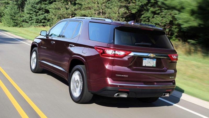 Ảnh ngoại thất Chevrolet Traverse full HD 2