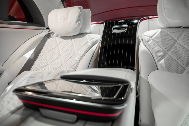 Ảnh nội thất xe Mercedes Maybach S560 sang trọng 29