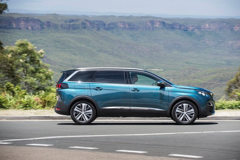 Ảnh thực tế xe Peugeot 5008 chất lượng cao 10