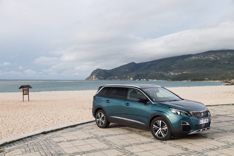 Ảnh thực tế xe Peugeot 5008 chất lượng cao 11