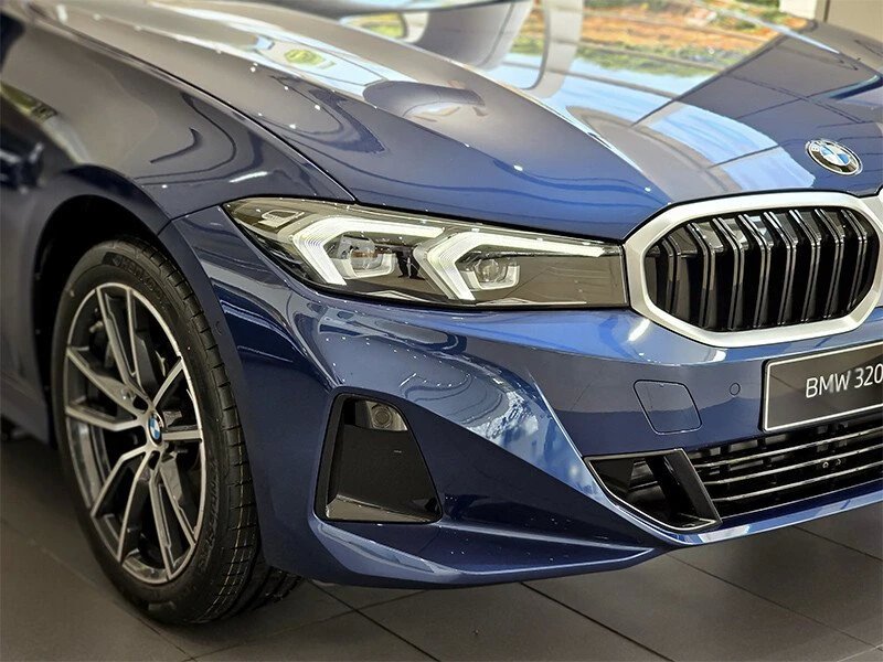 Ảnh xe BMW 320i độ phân giải cao 6