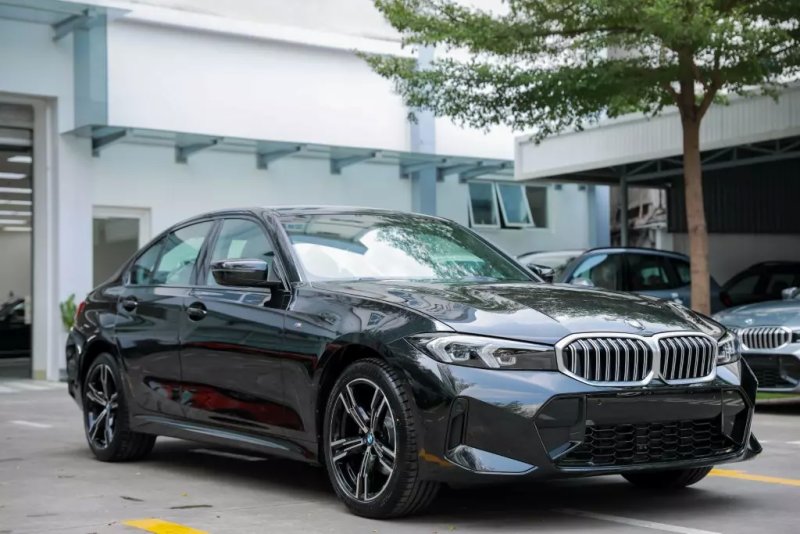 Ảnh xe BMW 320i độ phân giải cao 8