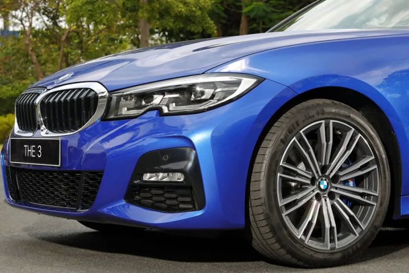 Ảnh xe BMW 320i độ phân giải cao 12