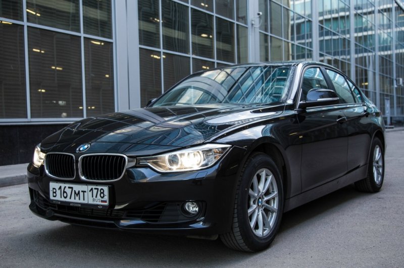 Ảnh xe BMW 320i độ phân giải cao 22