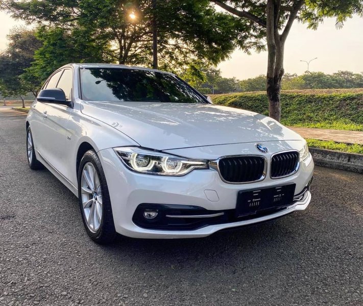 Ảnh xe BMW 320i độ phân giải cao 25