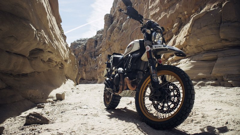 Ảnh xe Ducati Scrambler Desert Sled Fasthouse mới nhất 2