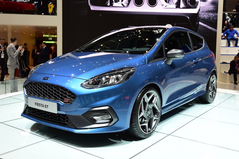 Ảnh xe Ford Fiesta đa màu sắc 23