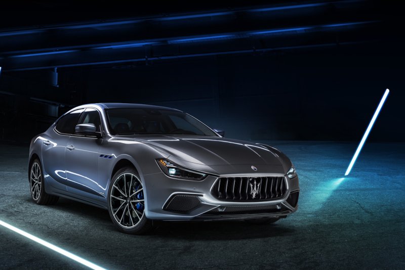 Ảnh xe hơi Maserati Ghibli cao cấp 5