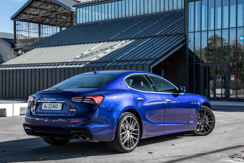 Ảnh xe hơi Maserati Ghibli cao cấp 20