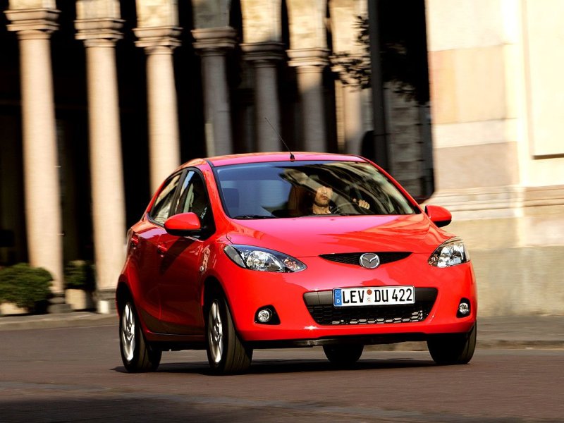 Ảnh xe Mazda 2 phiên bản đời cũ 16