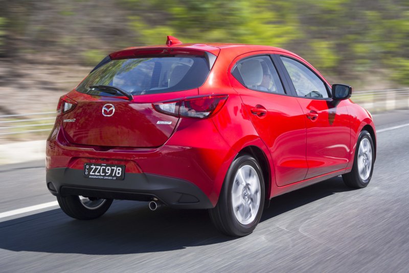 Ảnh xe Mazda 2 phiên bản đời cũ 32