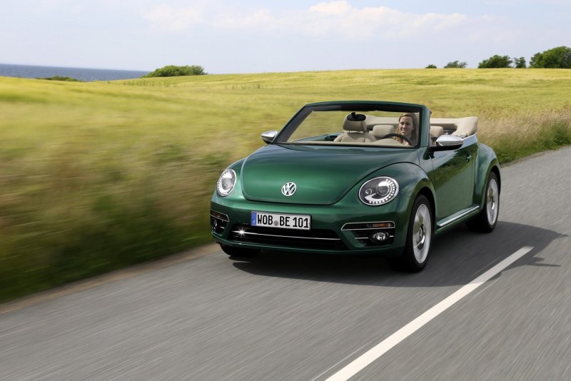 Ảnh xe Volkswagen Beetle mui trần chất lượng cao 4