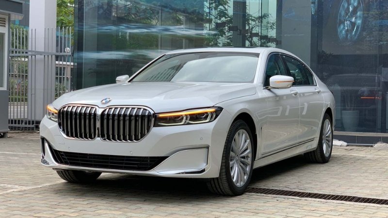 BMW 740Li 04