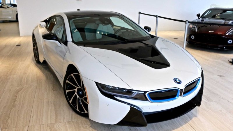 BMW I8 02