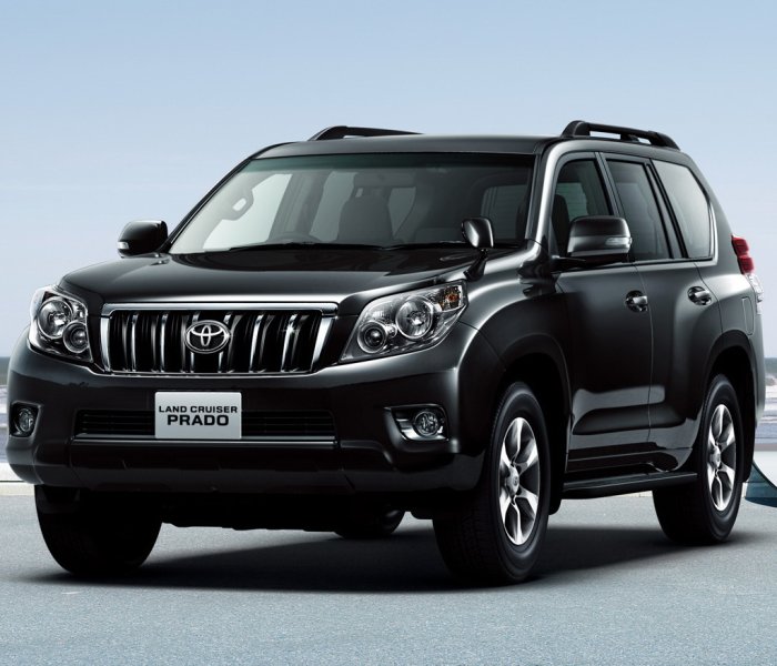 Cận cảnh chiếc xe Land Cruiser Prado mới nhất 38