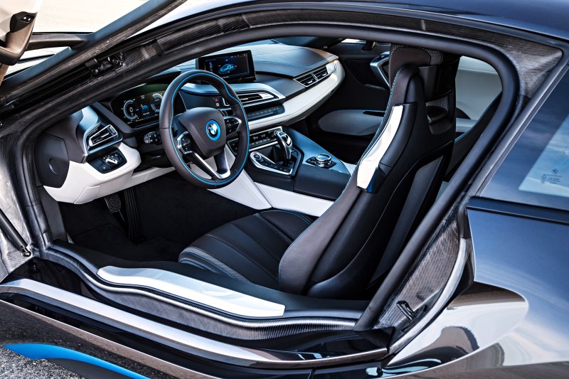 Chi tiết ảnh xe BMW i8 từ trong ra ngoài 14