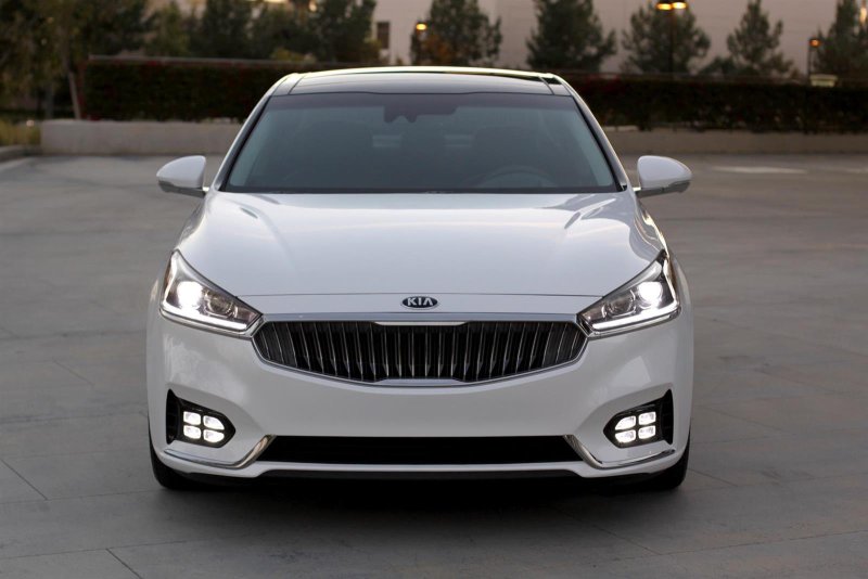 Chi tiết mọi góc cạnh của xe Kia Cadenza 9