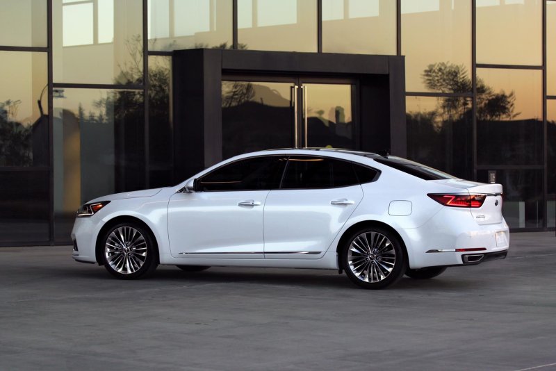 Chi tiết mọi góc cạnh của xe Kia Cadenza 11