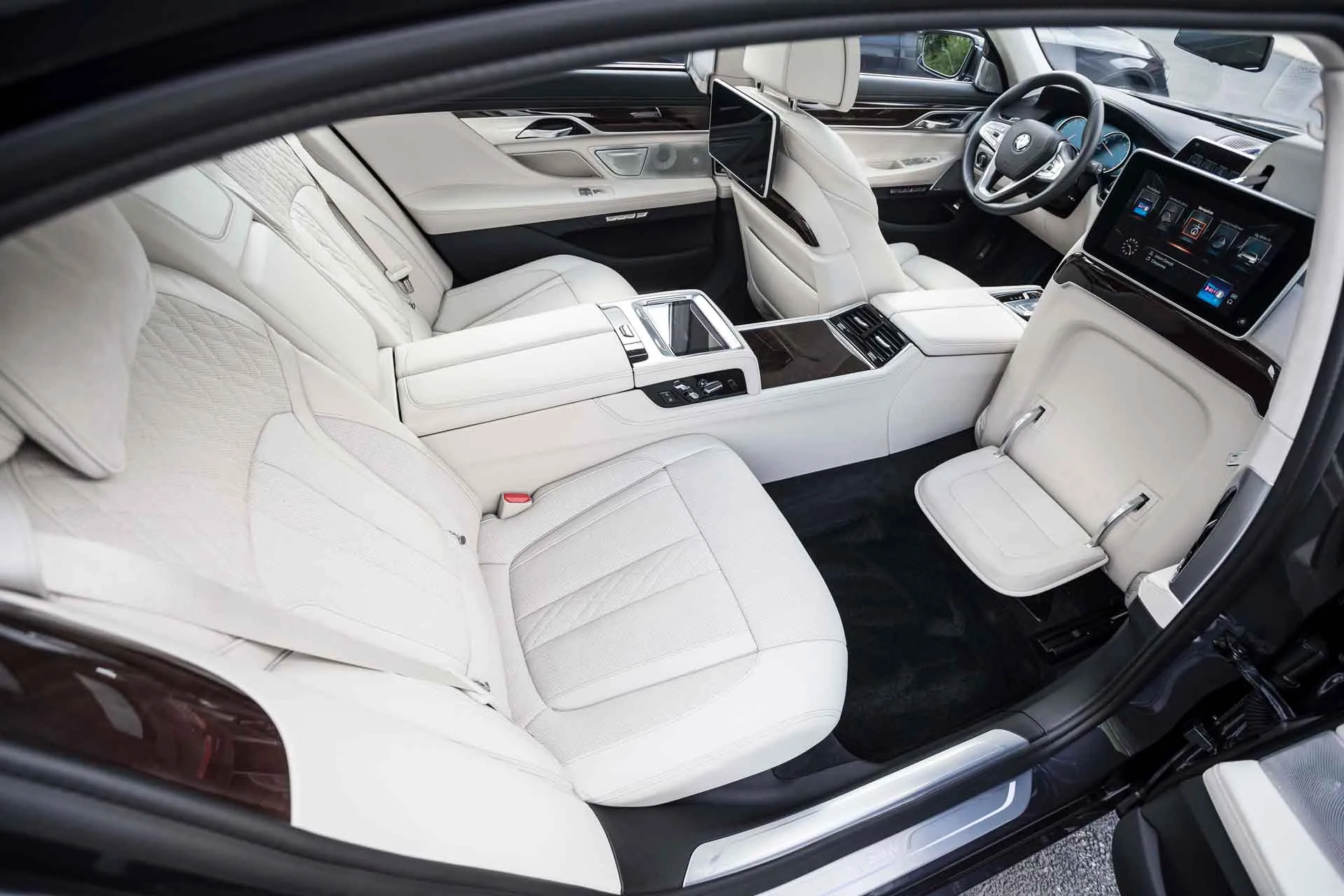 Chi tiết nội thất sang trọng của xe BMW 7 Series 2
