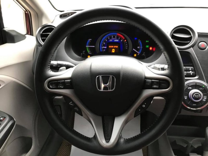 Chi tiết nội thất xe Honda Insight sang trọng 3