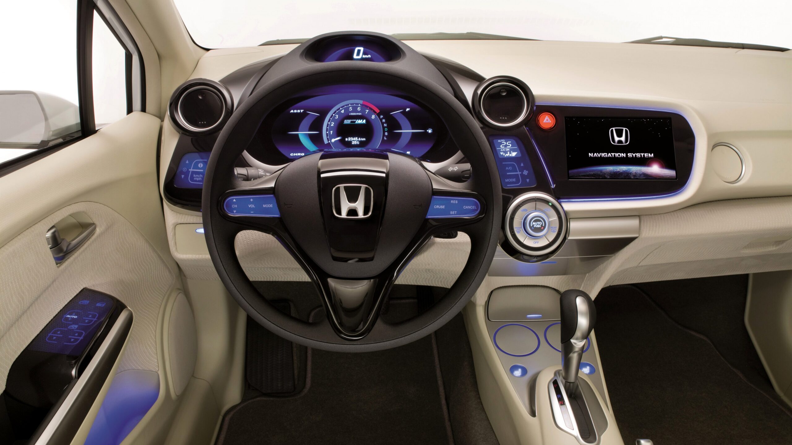 Chi tiết nội thất xe Honda Insight sang trọng 1