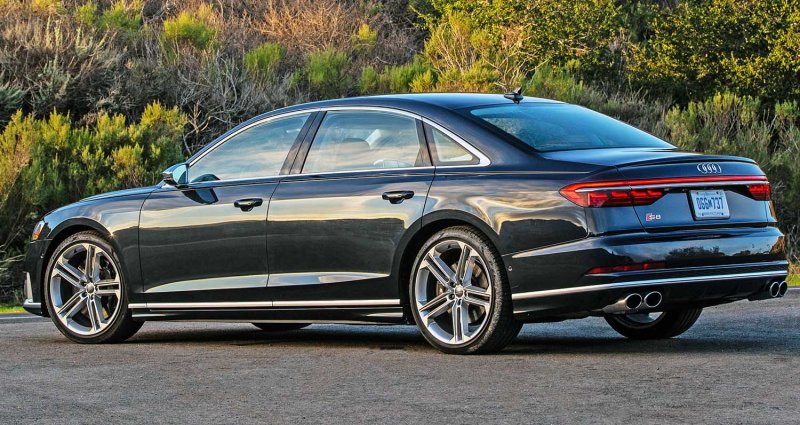 Chiêm ngưỡng ảnh xe Audi S8 dưới mọi góc độ 18