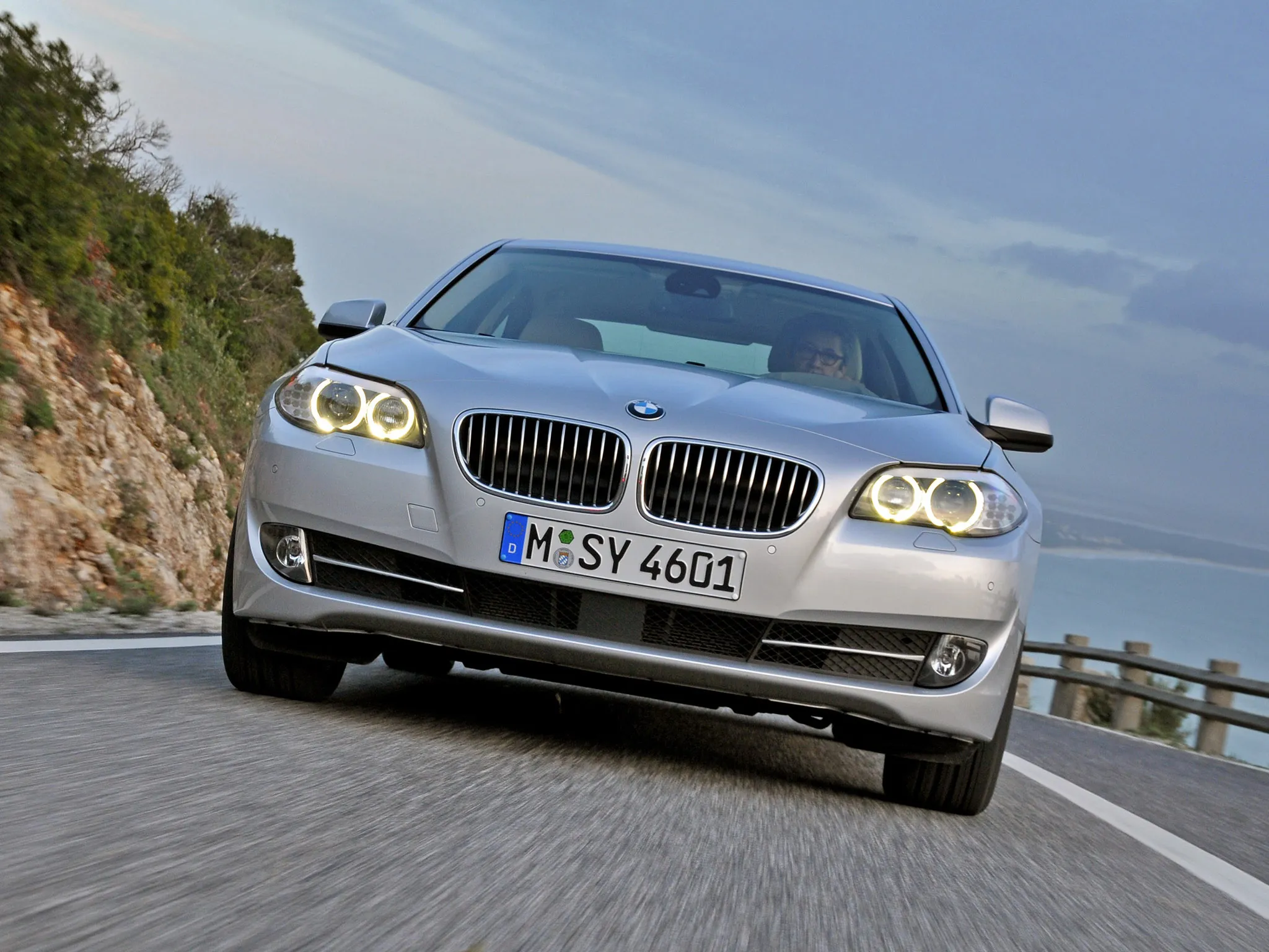 Download ảnh đẹp BMW 528i Full HD miễn phí 9