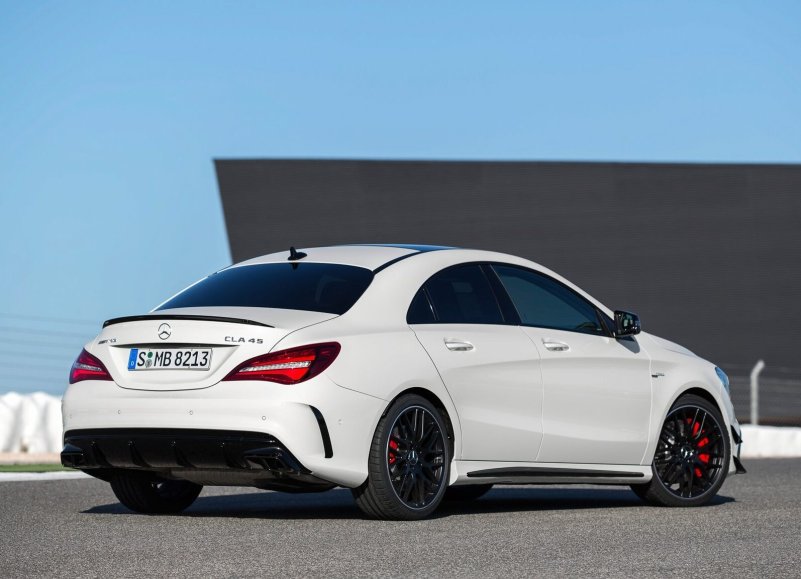 Download hình xe Mercedes-Benz AMG CLA 21