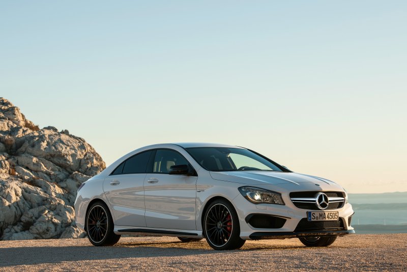 Download hình xe Mercedes-Benz AMG CLA 25