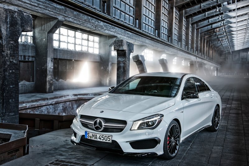 Download hình xe Mercedes-Benz AMG CLA 26