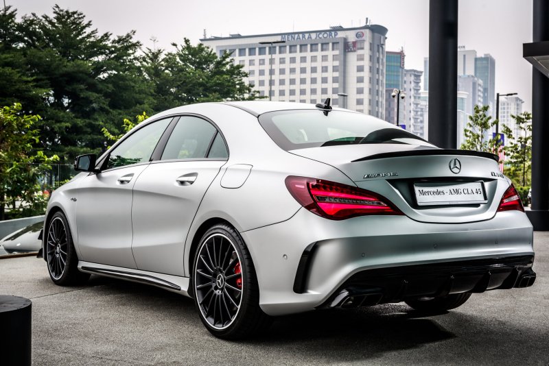 Download hình xe Mercedes-Benz AMG CLA 28