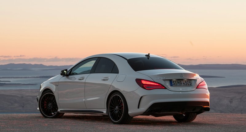 Download hình xe Mercedes-Benz AMG CLA 33