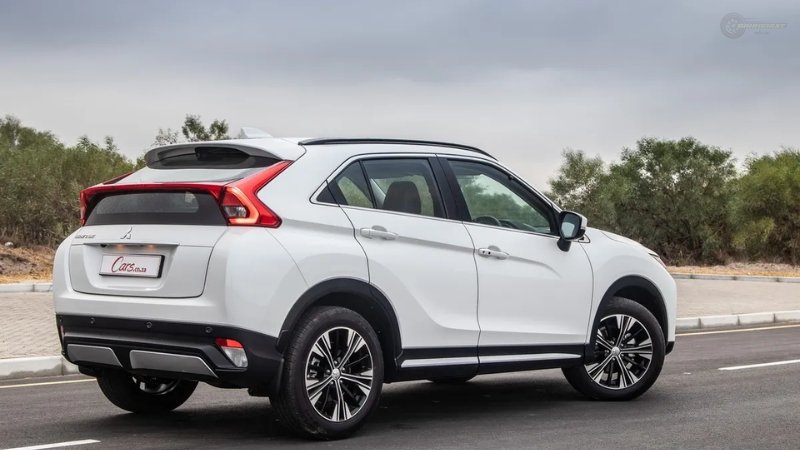 Eclipse Cross 03