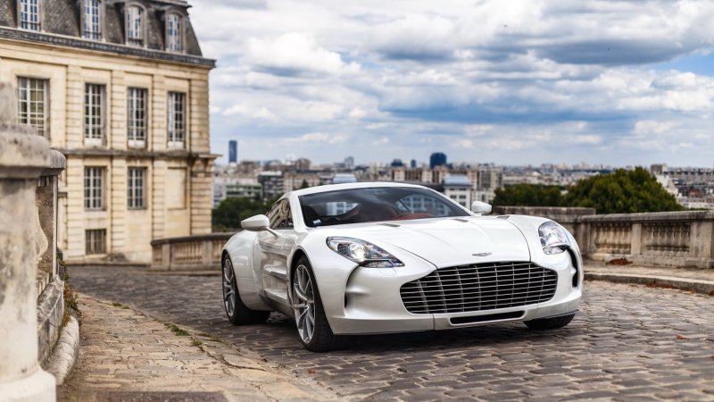 Hình ảnh Aston Martin One-77 từ nhiều góc độ 23