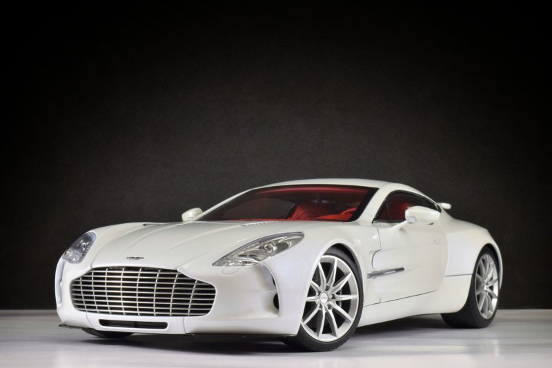 Hình ảnh Aston Martin One-77 từ nhiều góc độ 29