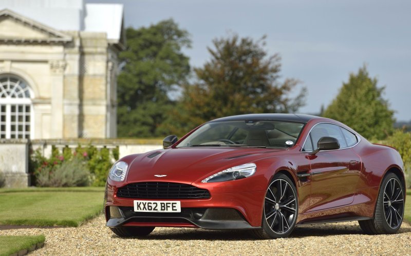 Hình ảnh Aston Martin Vanquish từ các góc khác nhau 7