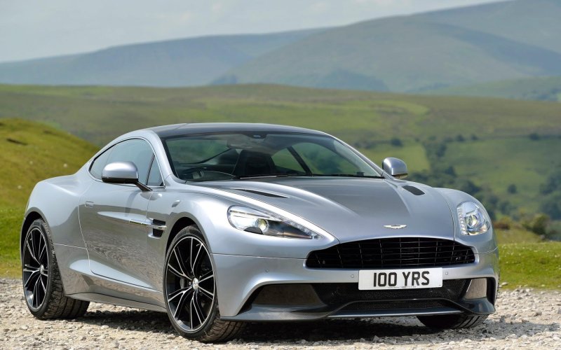 Hình ảnh Aston Martin Vanquish từ các góc khác nhau 11