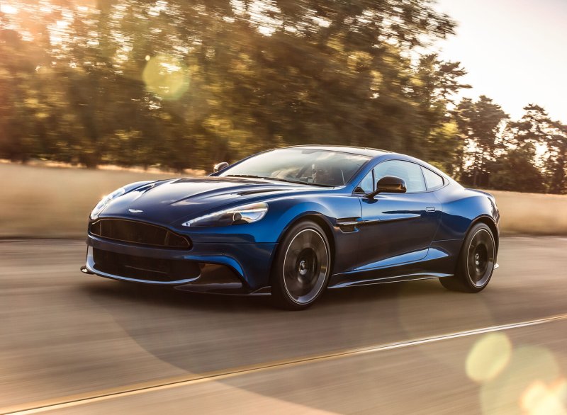 Hình ảnh Aston Martin Vanquish từ các góc khác nhau 12