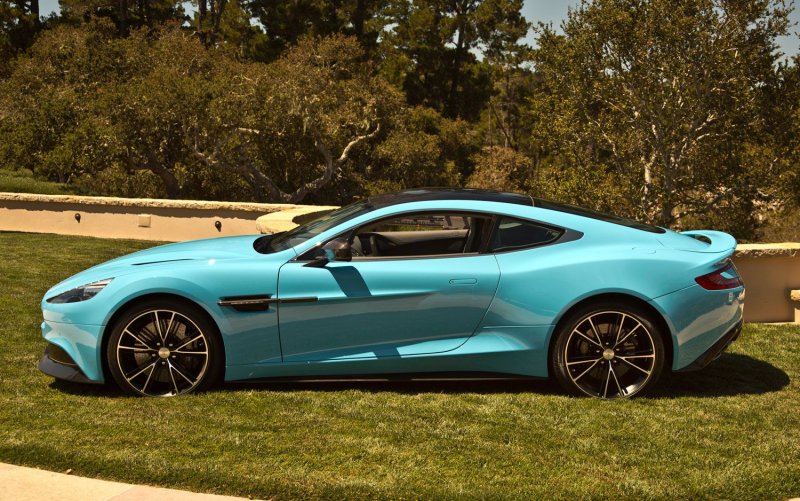 Hình ảnh Aston Martin Vanquish từ các góc khác nhau 19