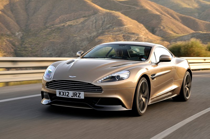 Hình ảnh Aston Martin Vanquish từ các góc khác nhau 24