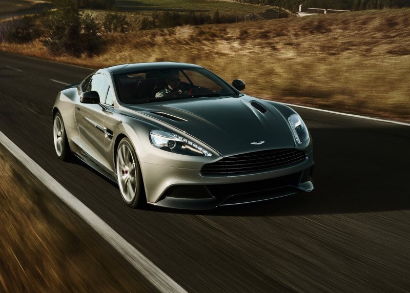 Hình ảnh Aston Martin Vanquish từ các góc khác nhau 25