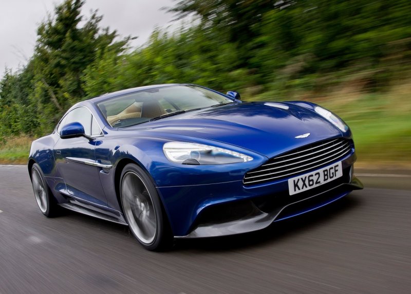 Hình ảnh Aston Martin Vanquish từ các góc khác nhau 27