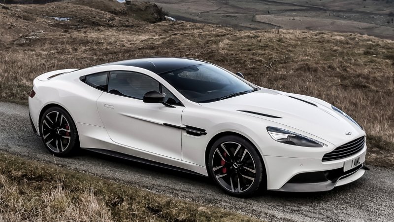 Hình ảnh Aston Martin Vanquish từ các góc khác nhau 30