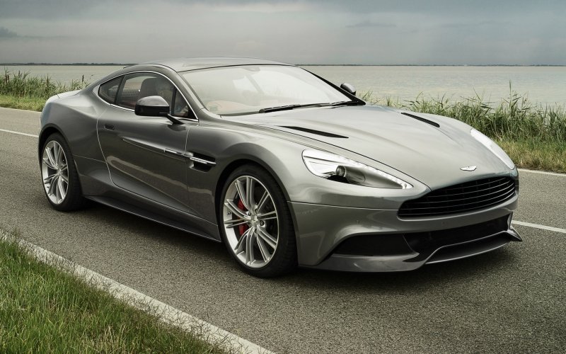 Hình ảnh Aston Martin Vanquish từ các góc khác nhau 1