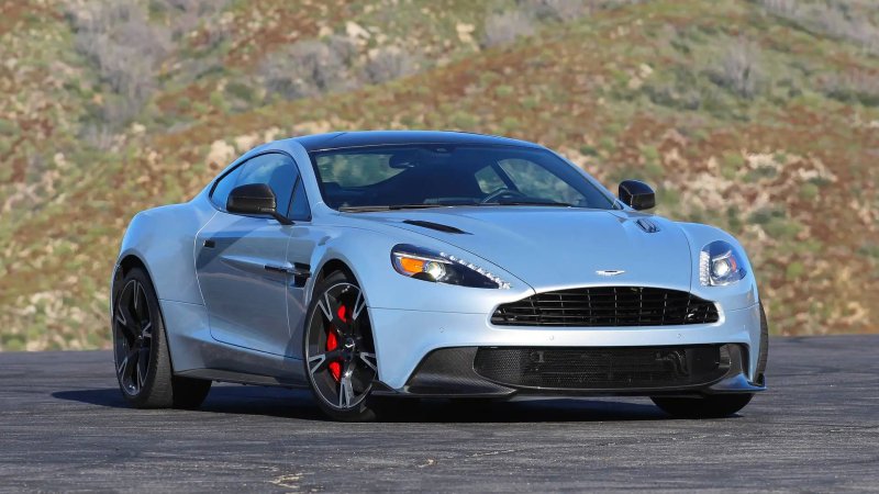 Hình ảnh Aston Martin Vanquish từ các góc khác nhau 2